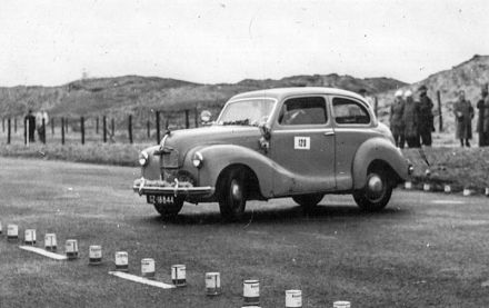 Chr.C.N.W.A.de Kuyper i G.Woud – Austin A 40.